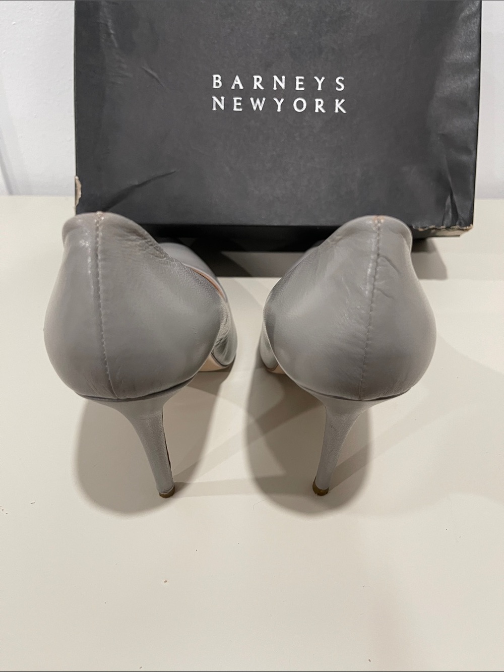 Barneys New York Gray Pointed-Toe Leather Heels Pumps SZ. 10 - Picture 4 of 9